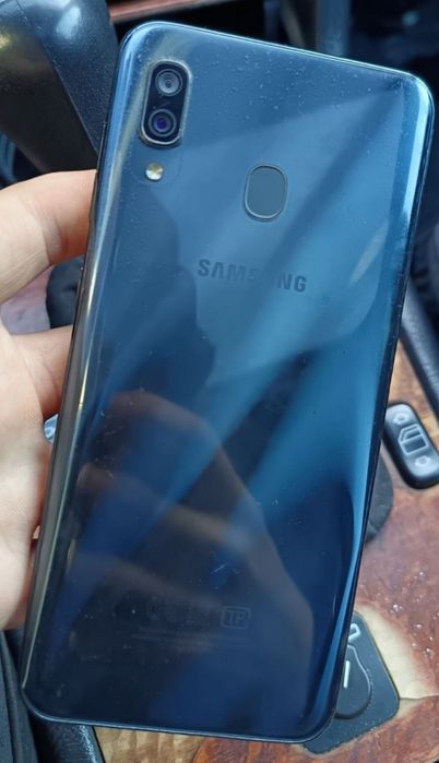 Продам Samsung Galaxy A30
