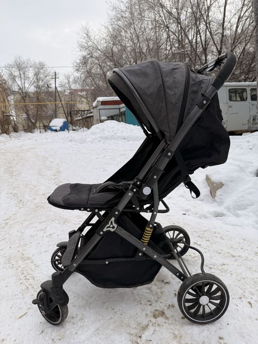 Детская коляска (прогулочная)