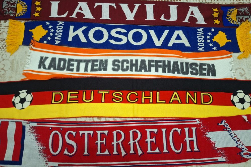 Шалове на футболни отбори