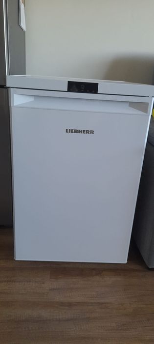 Vând congelator liebherr