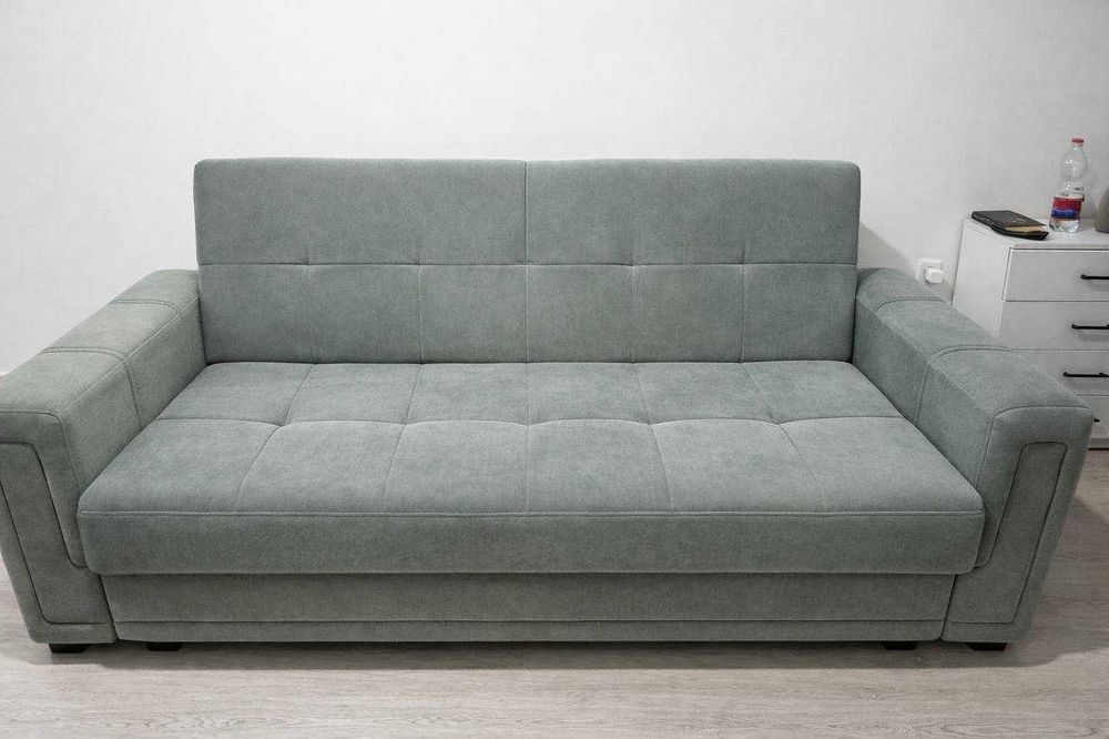 Продам диван-кровать  Продаётся раздвижной диван в хорошем состоянии