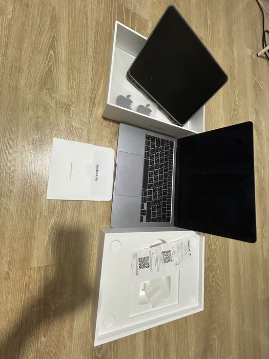 Macbook Air M2 16/256 + iPad