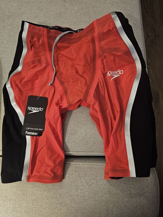 Продам Стартовые шорты SPEEDO