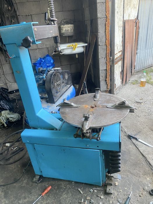 Шиномонтажный станок