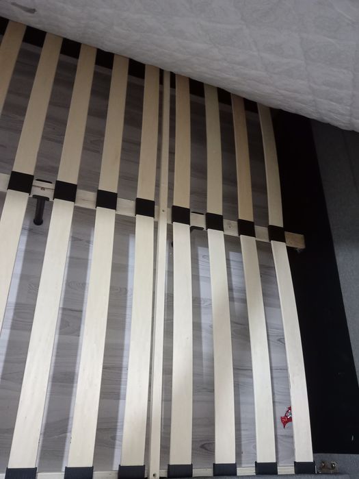 Pat 160X200 cu saltea cu spuma poliuretanica