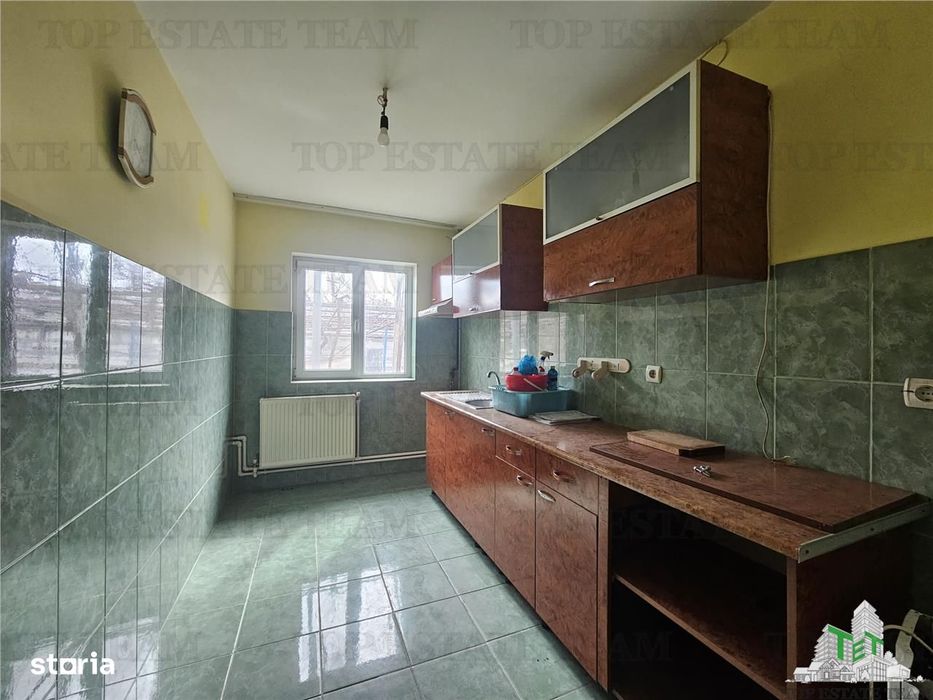 Casa 4 camere plus anexe zona gara Medgidia, Constanta