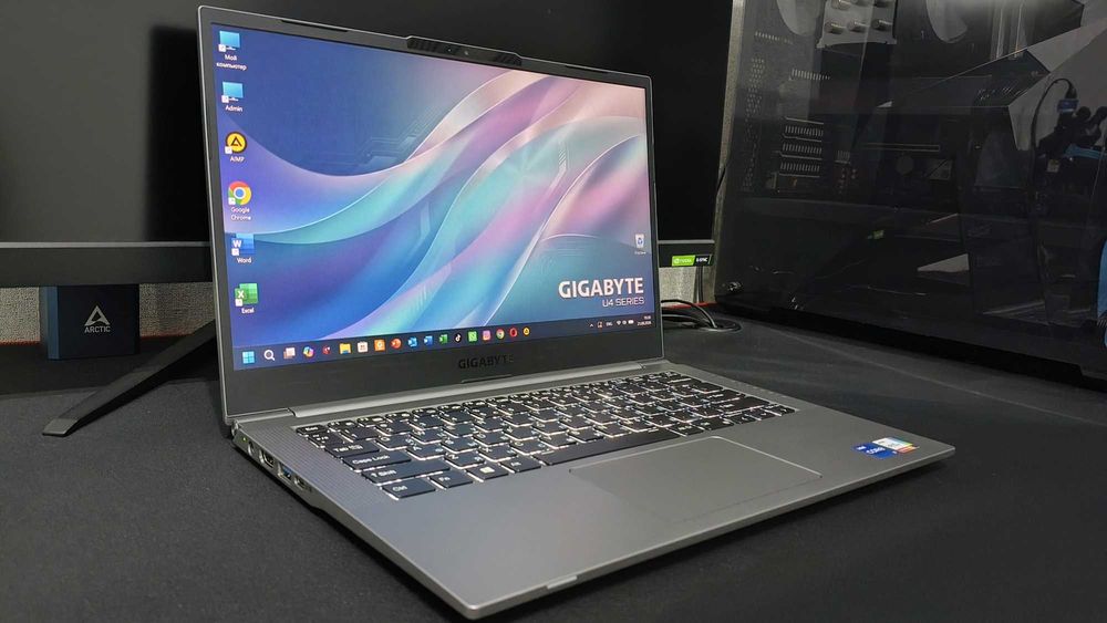 Ноутбук GIGABYTE Core i7