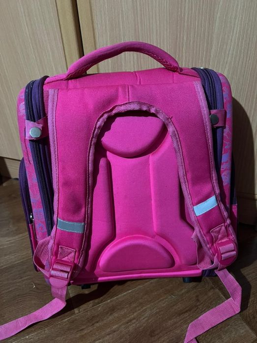 Продам рюкзак для девочки