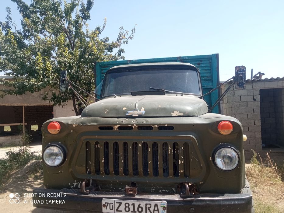 Yurib turgan moshina