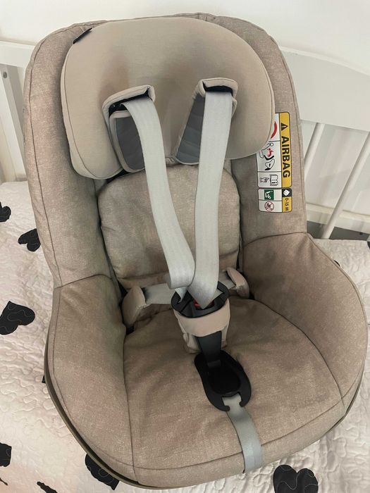 Продам комплект кресел Maxi-Cosi