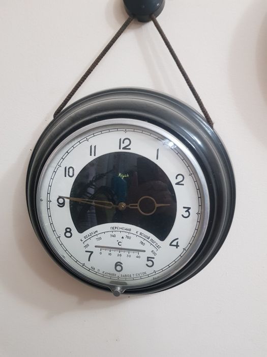 Часы ссср Маяк настенные,состоянее по фото,за пару 100000 сумостояние