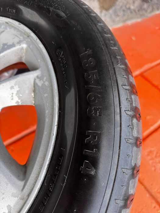 Продам комплект летних шин