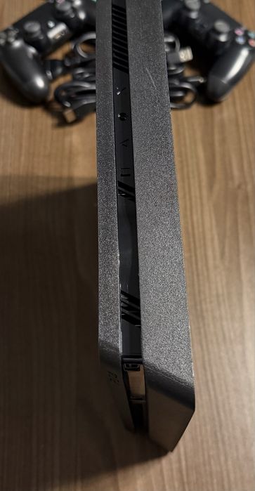 Consola PS4 slim 1TB