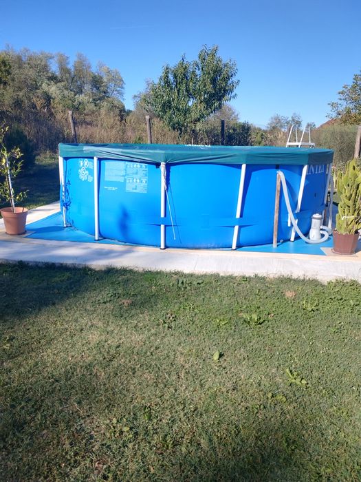 Vând piscină rotundă