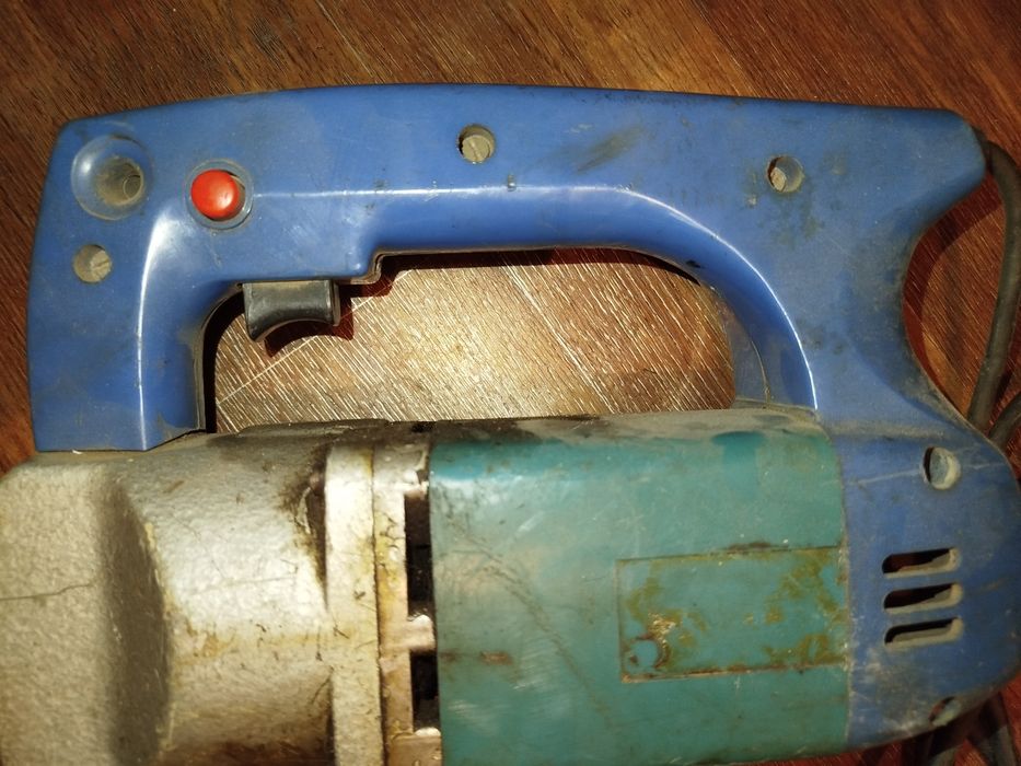 Продаю электроножницы по металлу