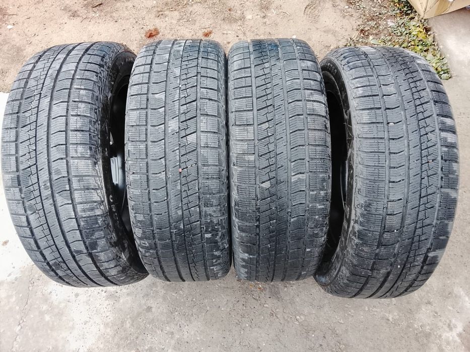 Диски с шинами в оригинале б/у