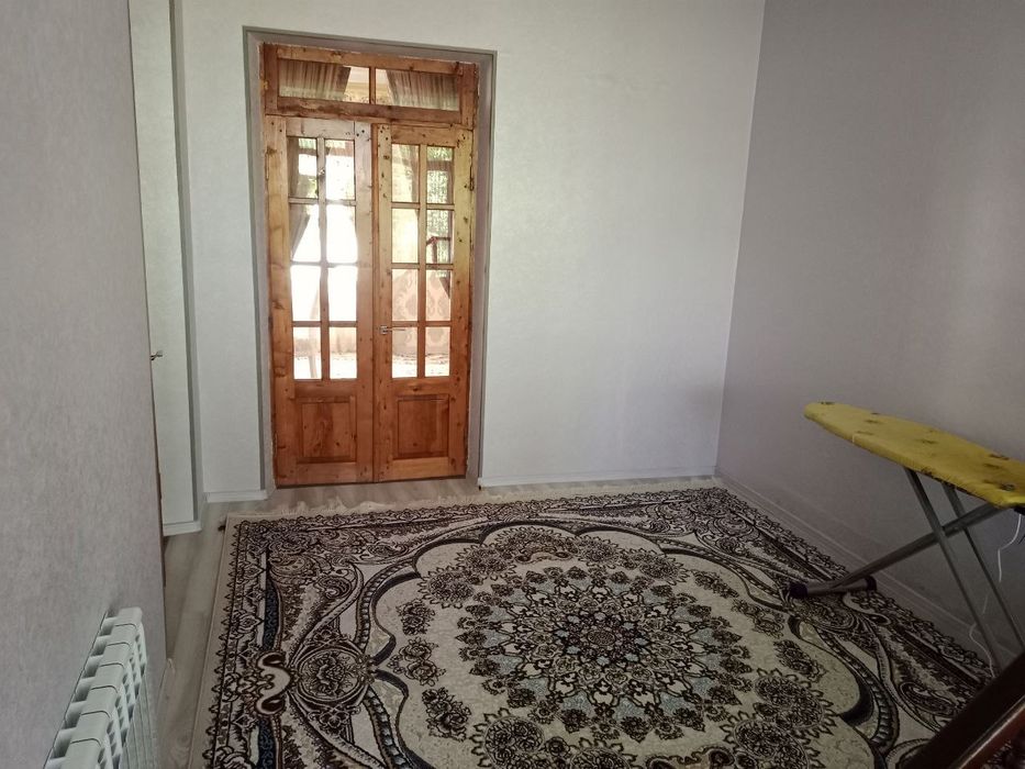 Uchaska 8 sotik 7 ta hona bor 3 ta spalni 2 ta zal 2 ta kalidor