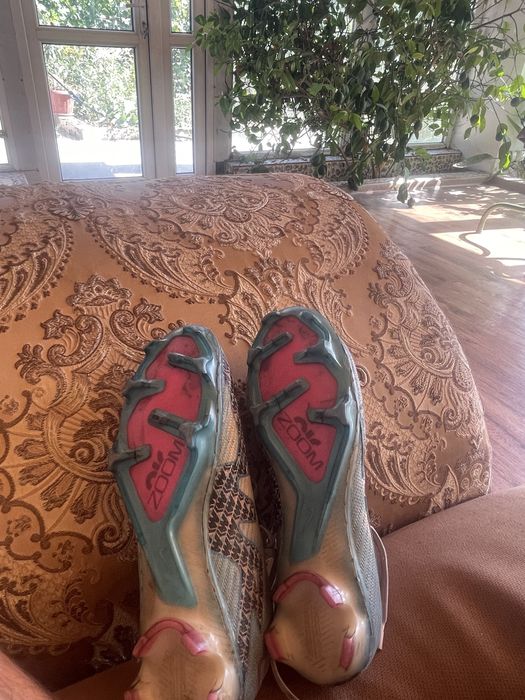 Бутсы айырзум сатылады