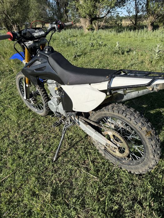 Продам эндуро 250куб