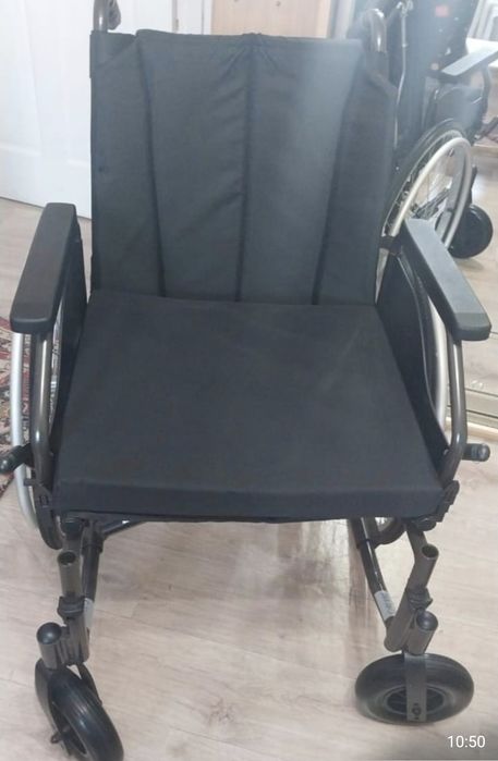 Продам инвалидную коляску