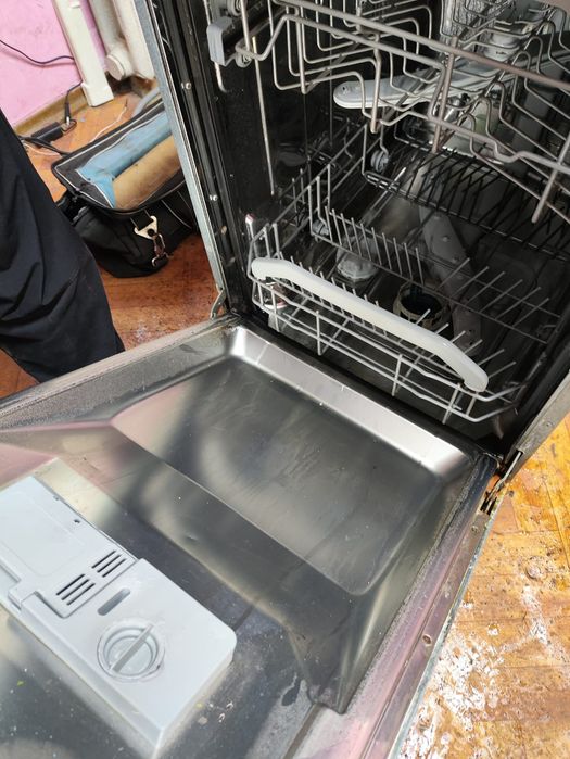 Продам посудомоечная машина аристон