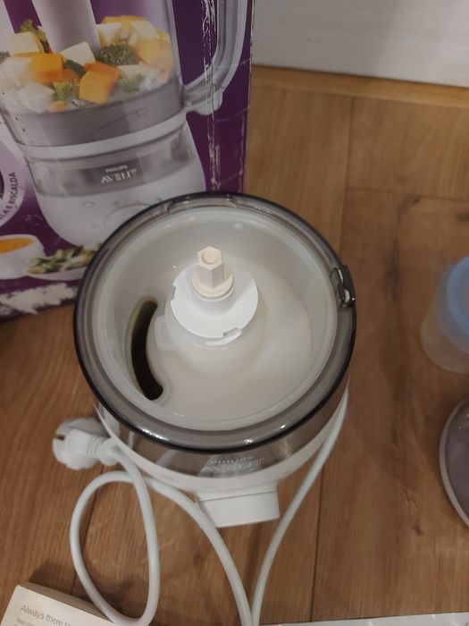 Уред за бебешки пюрета , готвене на пара Philips Avent 4в1