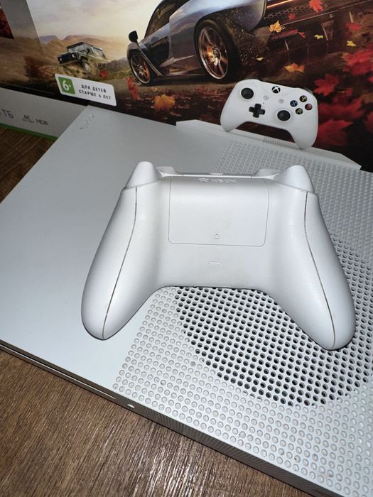 Xbox one  S 1 Tb.