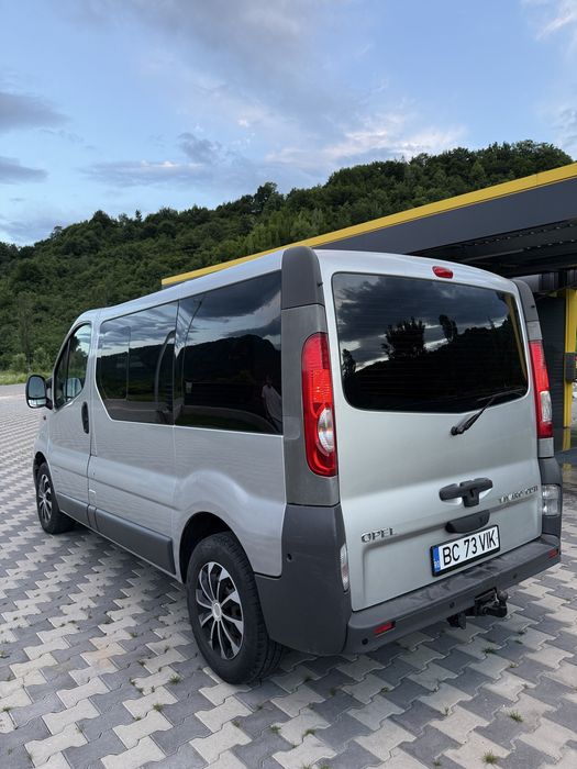 Opel Vivaro 8+1  |  2.0 CDTI