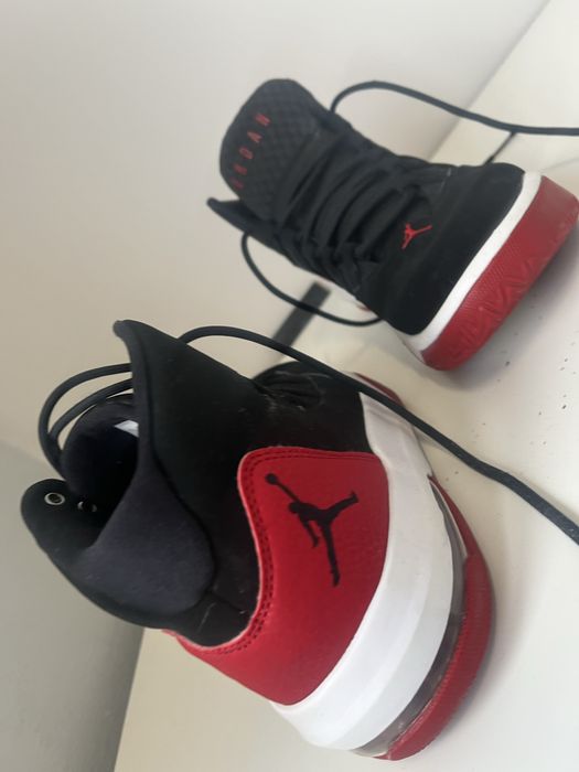 Продавам обувки jordan 42.5
