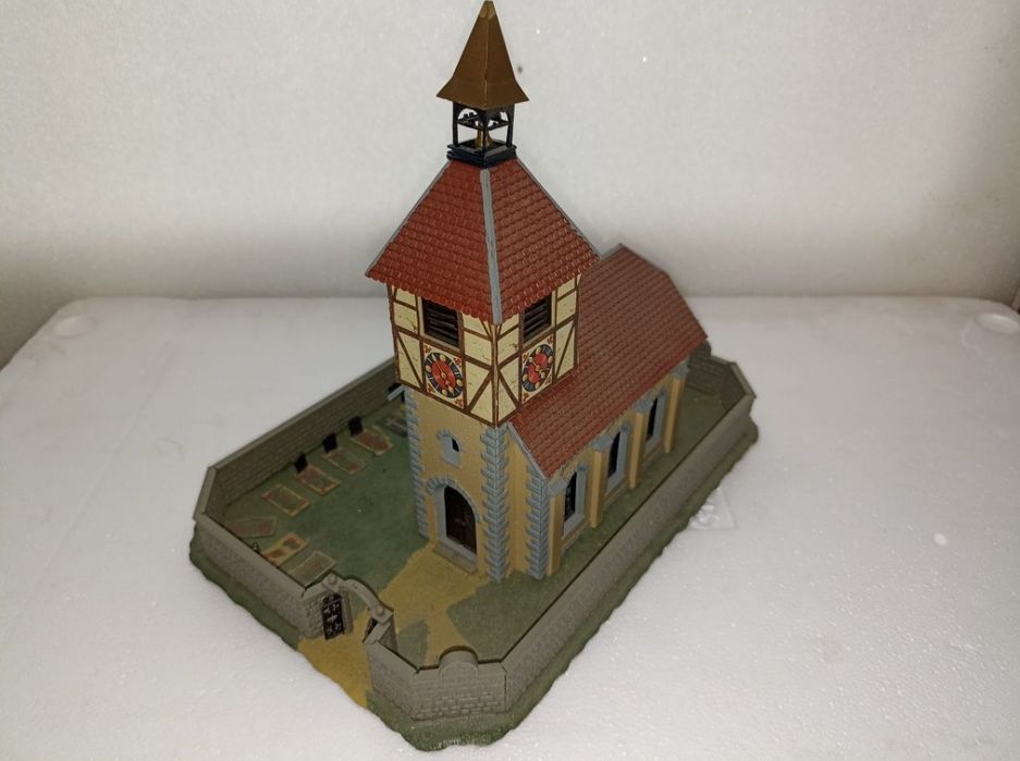 Macheta 1:87 cladire biserica trenulet electric scara HO