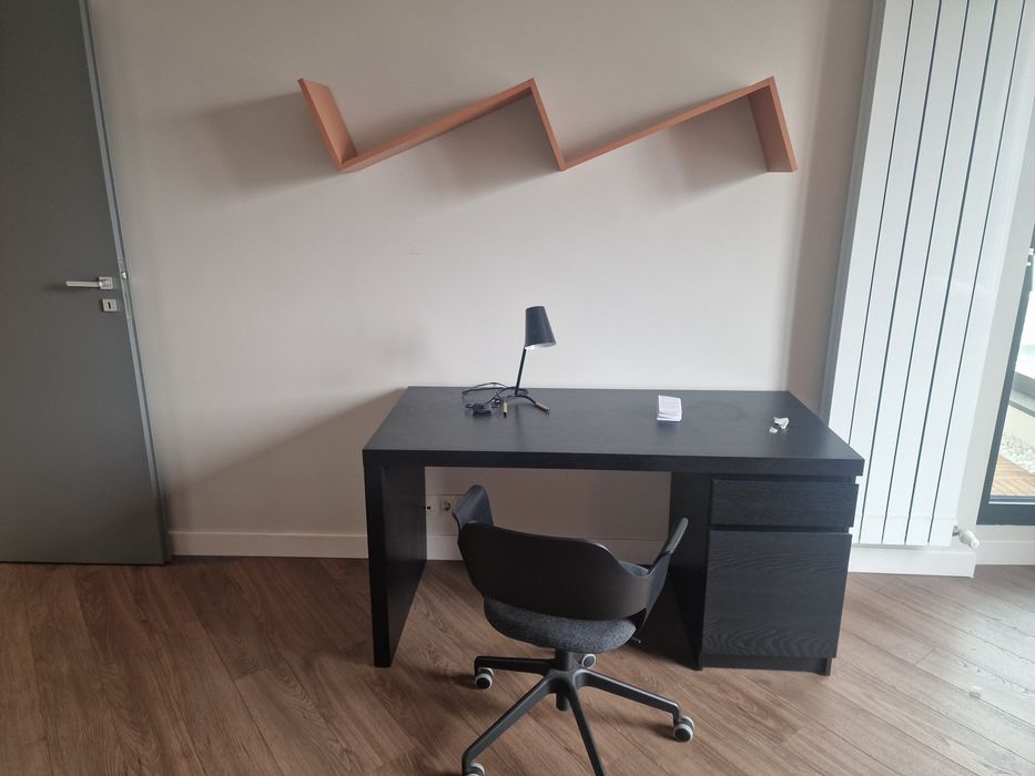 Бюро, стол и лампа 3 в 1 комплект.