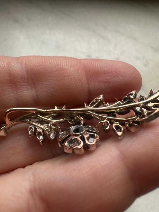 Pandantiv din aur roz și argint, decorată cu diamante, în. sec. XX