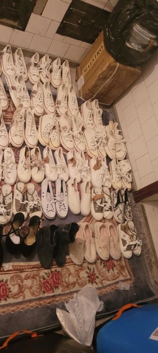 Papuci de vânzare din Anglia