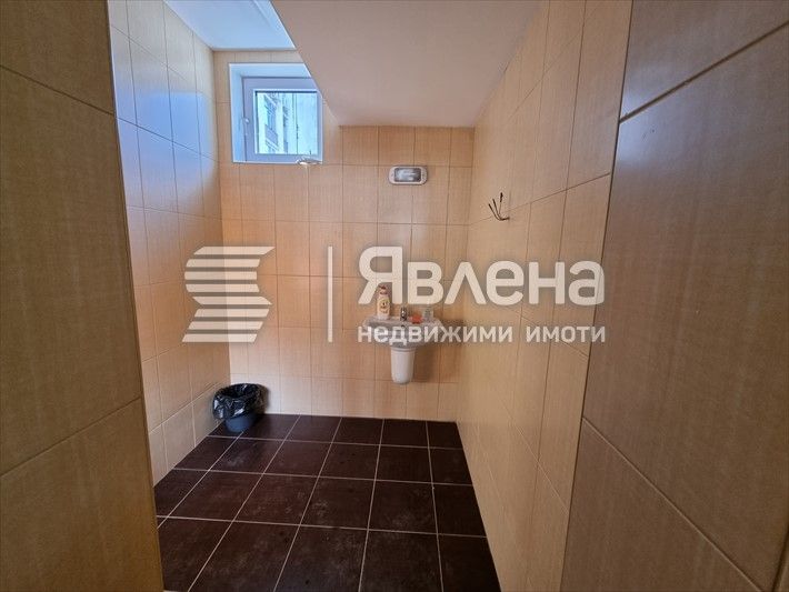 Магазин в широкия център на града