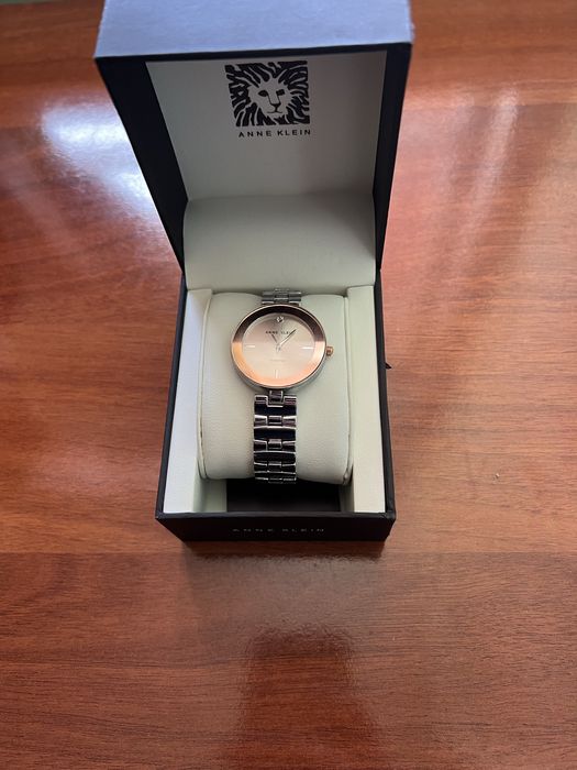 Anna klein ayollar ucun soat yangi umumam iwlatlmagan d/k bor orginal