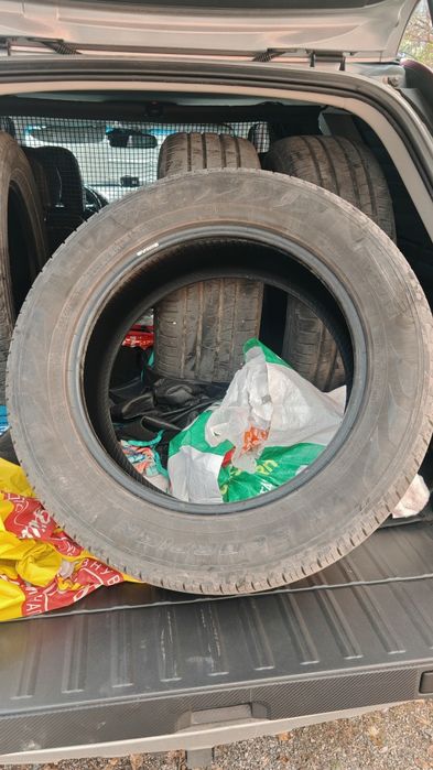 Всесезонни гуми Pirelli 235 60 18