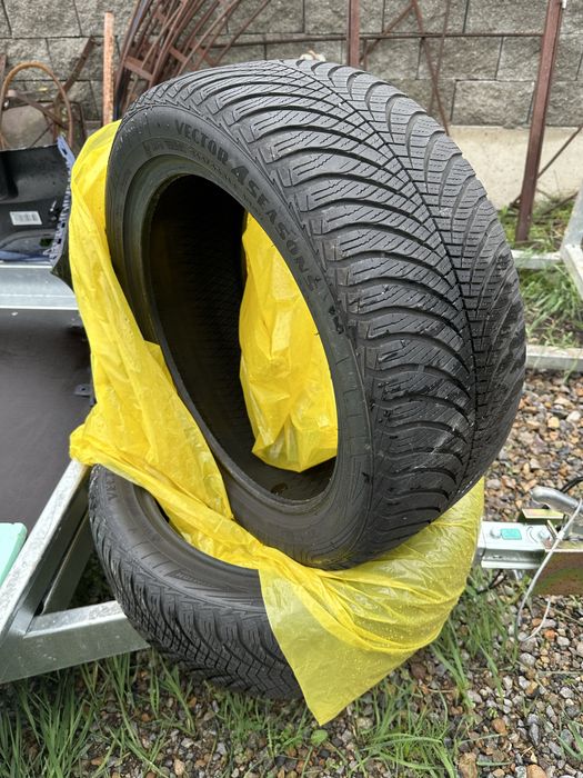 2бр. Всесезонни гуми GoodYear 245 45 18