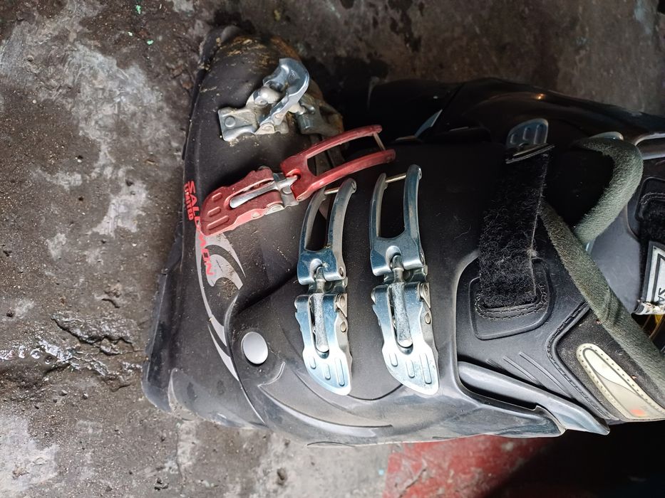 Продам лыжные ботинки