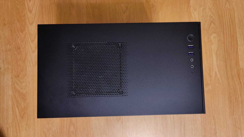 NZXT H210i carcasa de calculator cu fereastra de sticla