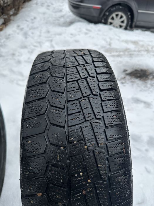 Продаю шины (2 штуки)