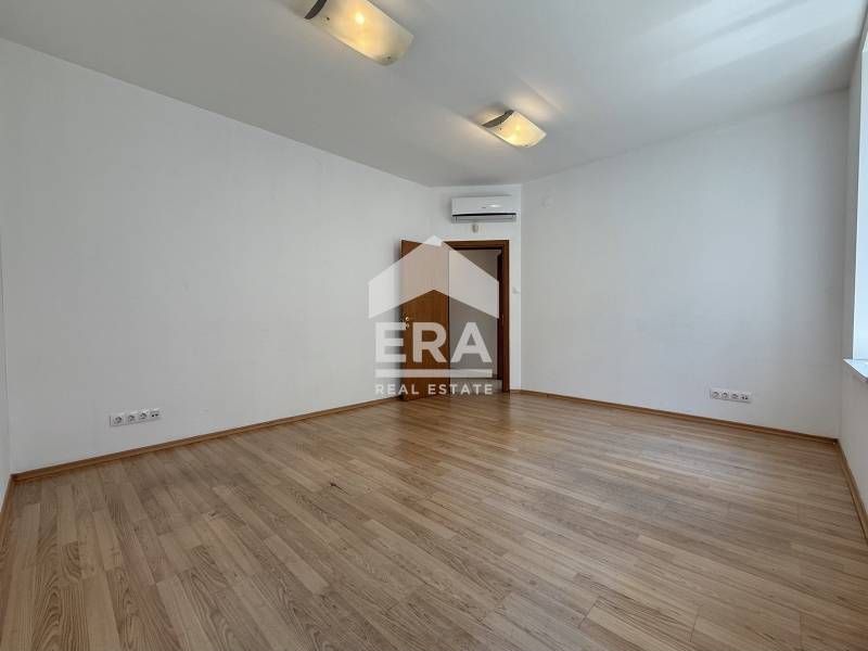 Дава се под наем Офис в София, Център - 116 кв.м за 1759.5 € - Снимка #4