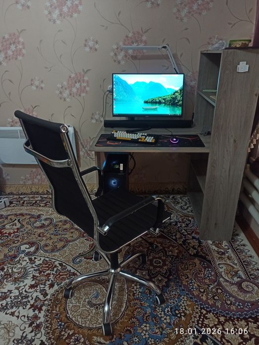 Продается игровой компьютер в комплекте в месте с мебелью