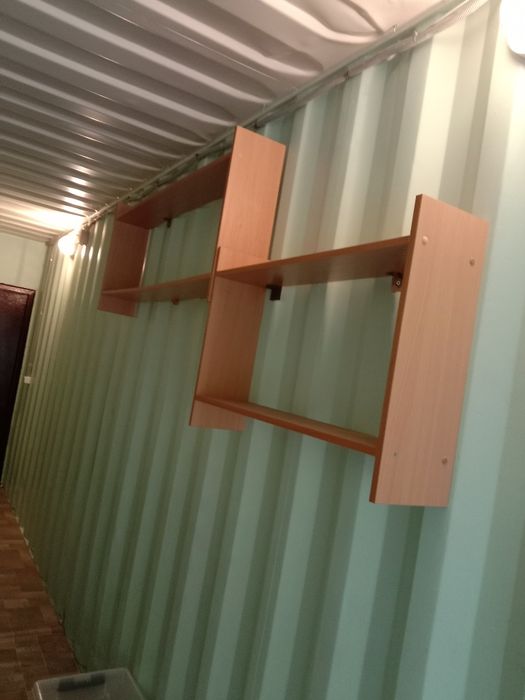 Настенные полки ДСП.