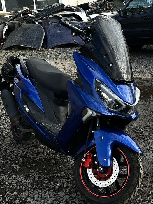 Продам скутер макси