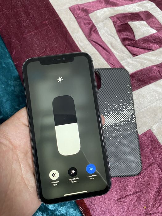 Айфон 11 64 гб продам