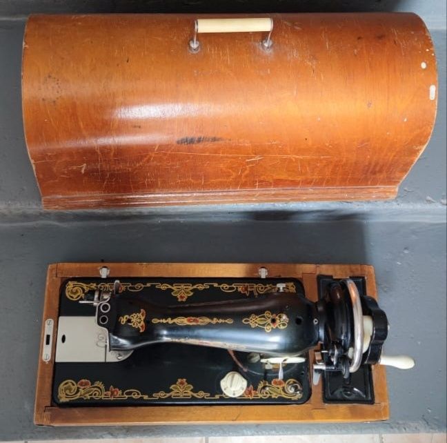 Швейная машинка.