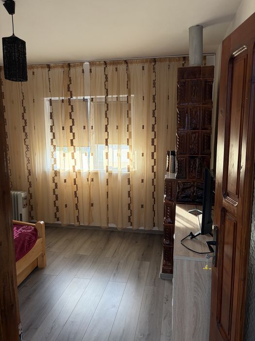 Inchiriez apartament 2 camere!
