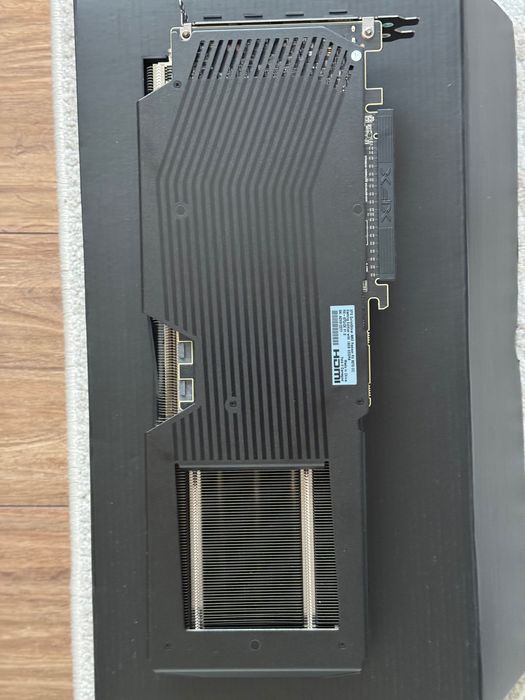 Vand placa video XFX QuickSilver RX 9070, in garantie