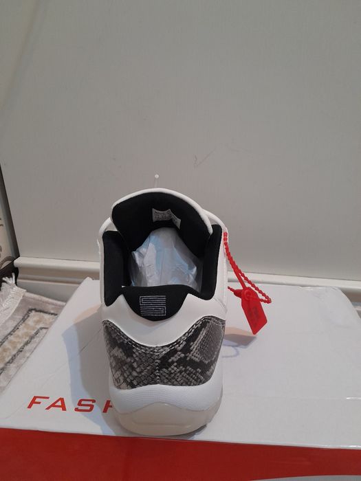 Продаю air Jordan 11 retro low