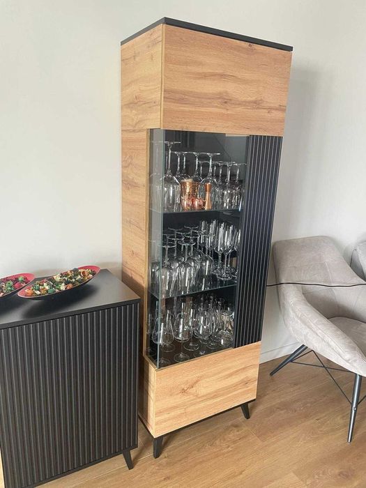 2x vitrina + 1x comoda